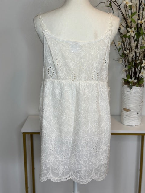 Eyelet Coverup